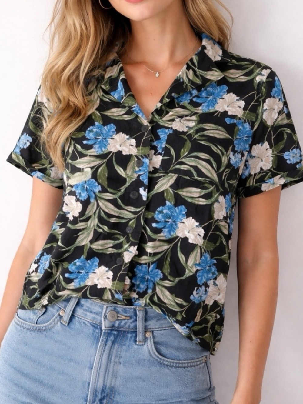 Kensie Short-Sleeve Button-Down Shirt in Hawaiian Floral Print